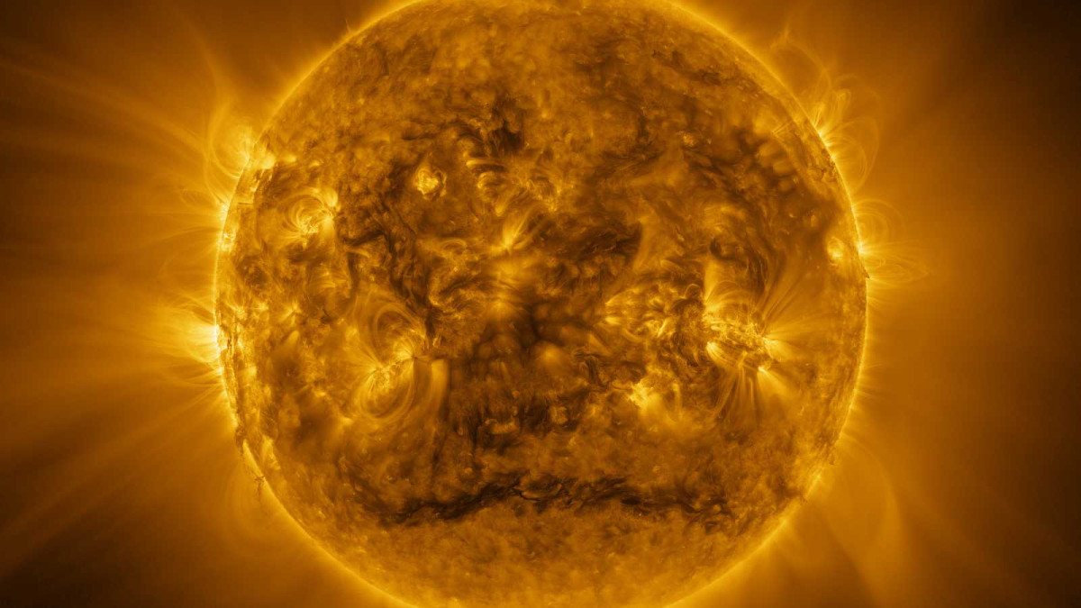 Slunce v největších detailech: Solar Orbiter pořídil rekordní snímek koróny